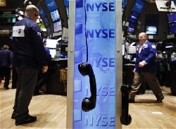 Le Dow Jones se joue des mauvais présages et franchit les 23 000 points Le Dow Jones se joue des mauvais présages et franchit les 23 000 points