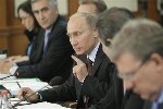 Vladimir Poutine ordonne des restrictions d'importation provenant des Etats-Unis et de l'Europe 